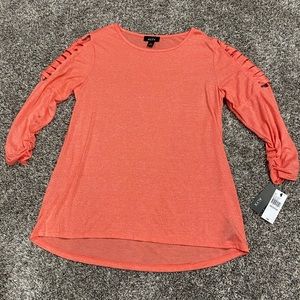💥MAKE OFFER💥 NWT - Cold Should High-Low Blouse